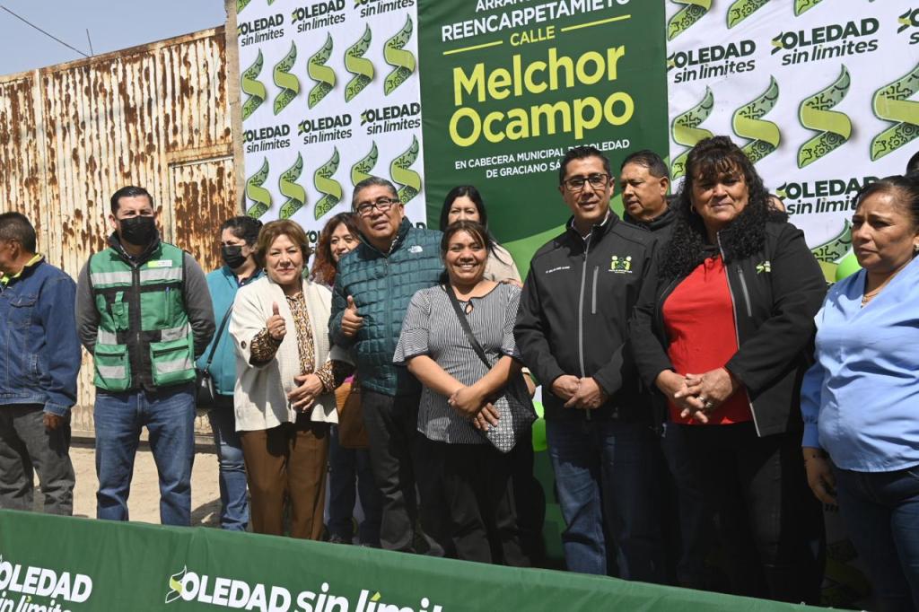 ALCALDE JUAN MANUEL NAVARRO DA CONTINUIDAD A MÁS PAVIMENTACIONES EN EL CENTRO DE&nbsp;SOLEDAD