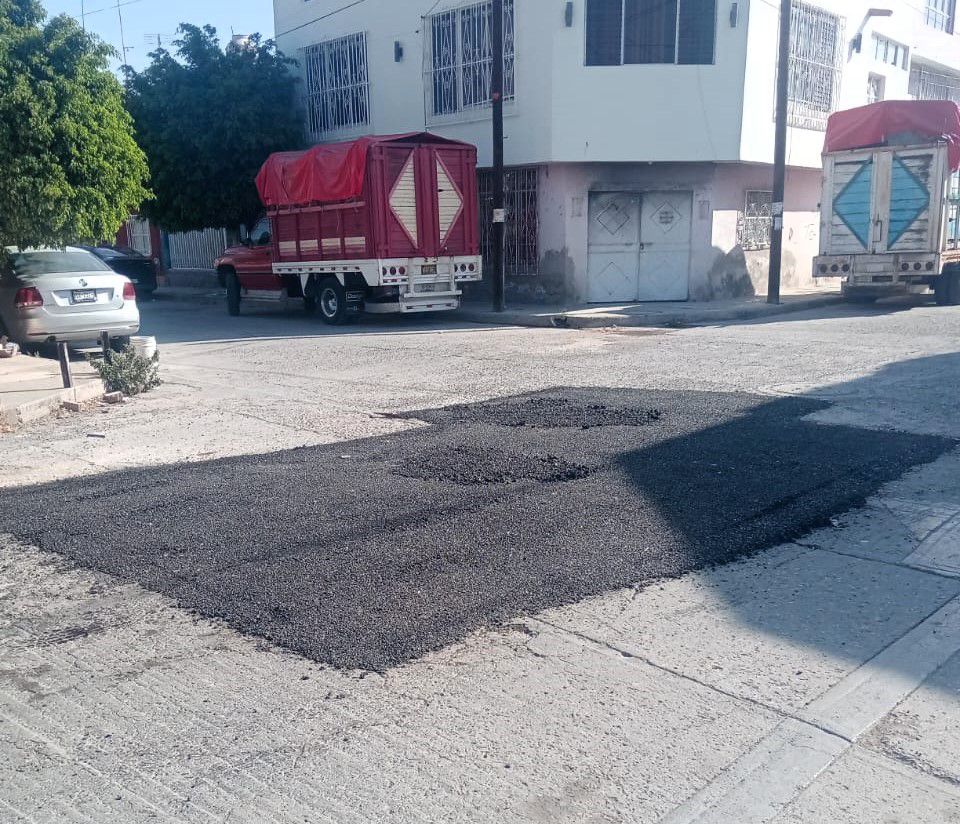 Avanza bacheo emergente con apoyo ciudadano en colonias de la capital&nbsp;potosina