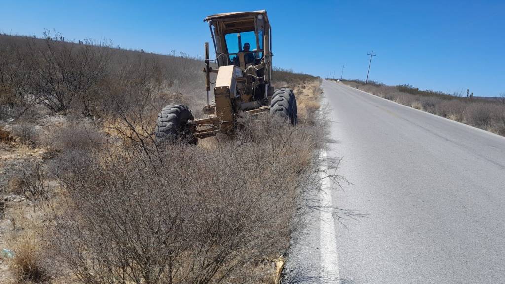 GOBIERNO ESTATAL MEJORA CAMINOS EN REAL DE&nbsp;CATORCE