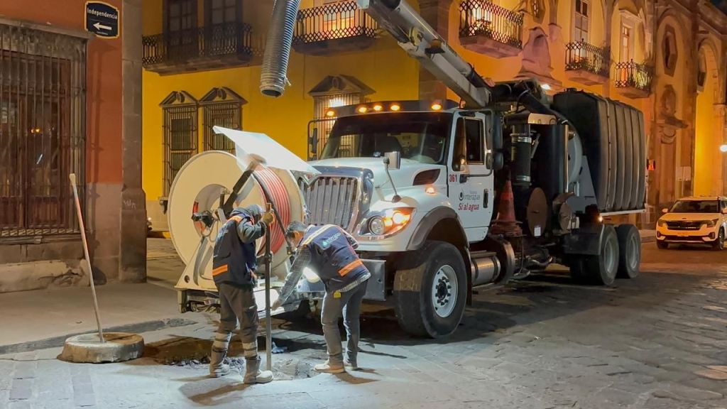 Interapas continúa con limpieza preventiva en ruta de la “Procesión del&nbsp;Silencio”