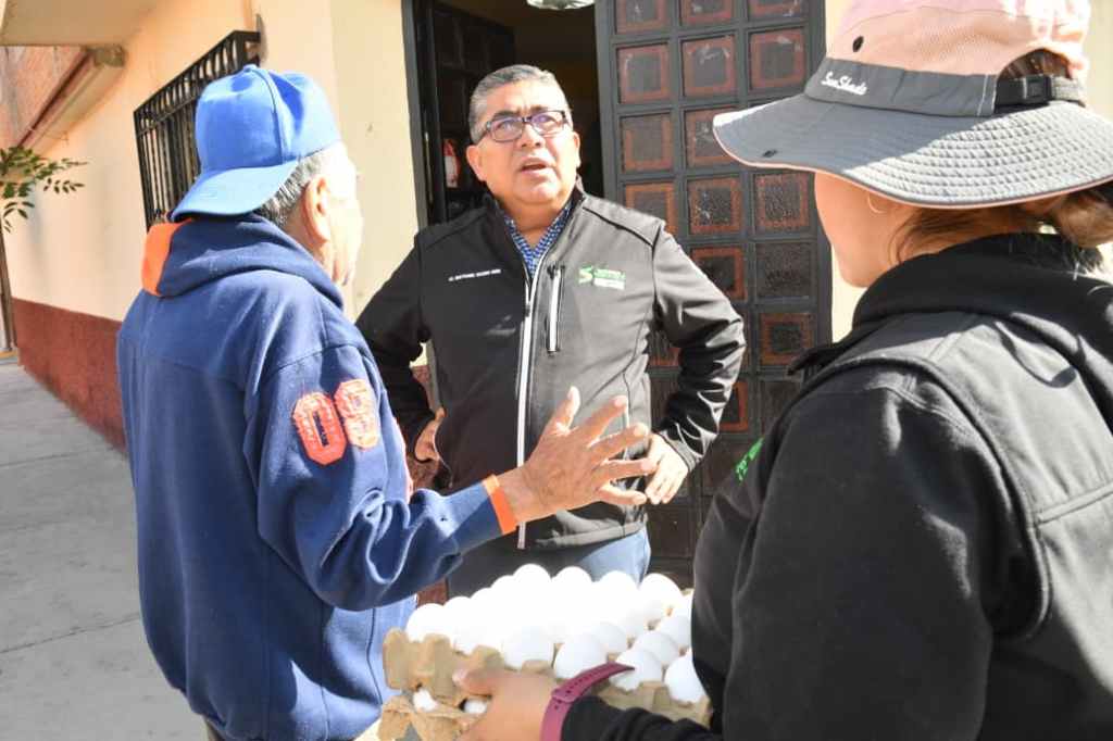 JUAN MANUEL NAVARRO RECORRE COLONIA FIDEL VELÁZQUEZ Y ALREDEDORES CON PROGRAMA ALIMENTARIO CASA POR&nbsp;CASA