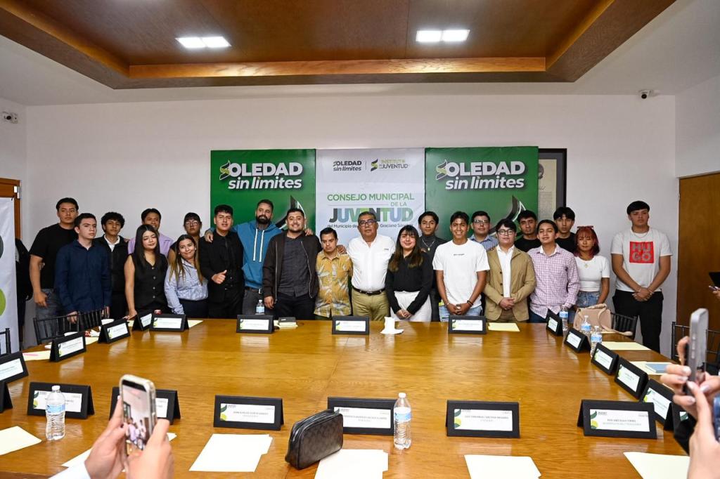 JUAN MANUEL NAVARRO SE REÚNE Y REFRENDA COMPROMISOS CON LA DIVERSIDAD JUVENIL DE&nbsp;SOLEDAD