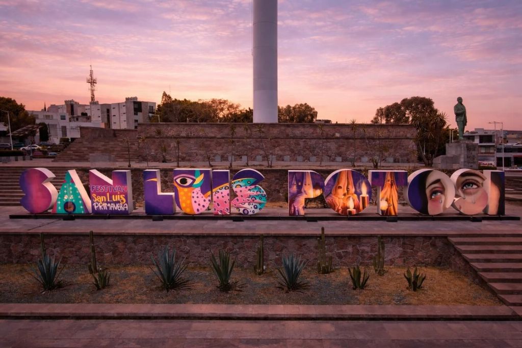 Arte urbano transforma letras monumentales de San Luis Capital en el marco del Festival Internacional San Luis en&nbsp;Primavera