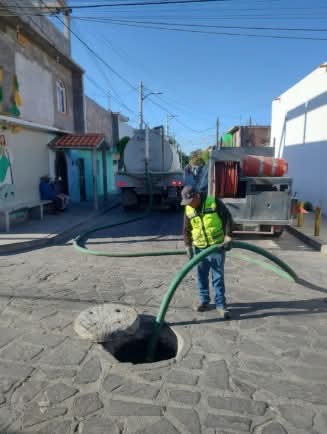 ATIENDE GOBIERNO DE VILLA DE POZOS FUGAS DE AGUAS NEGRAS