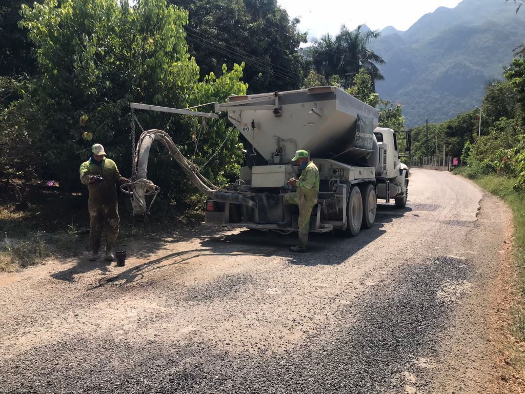 RICARDO GALLARDO REFUERZA CAMINOS DE ACCESO A PARAJES TURÍSTICOS