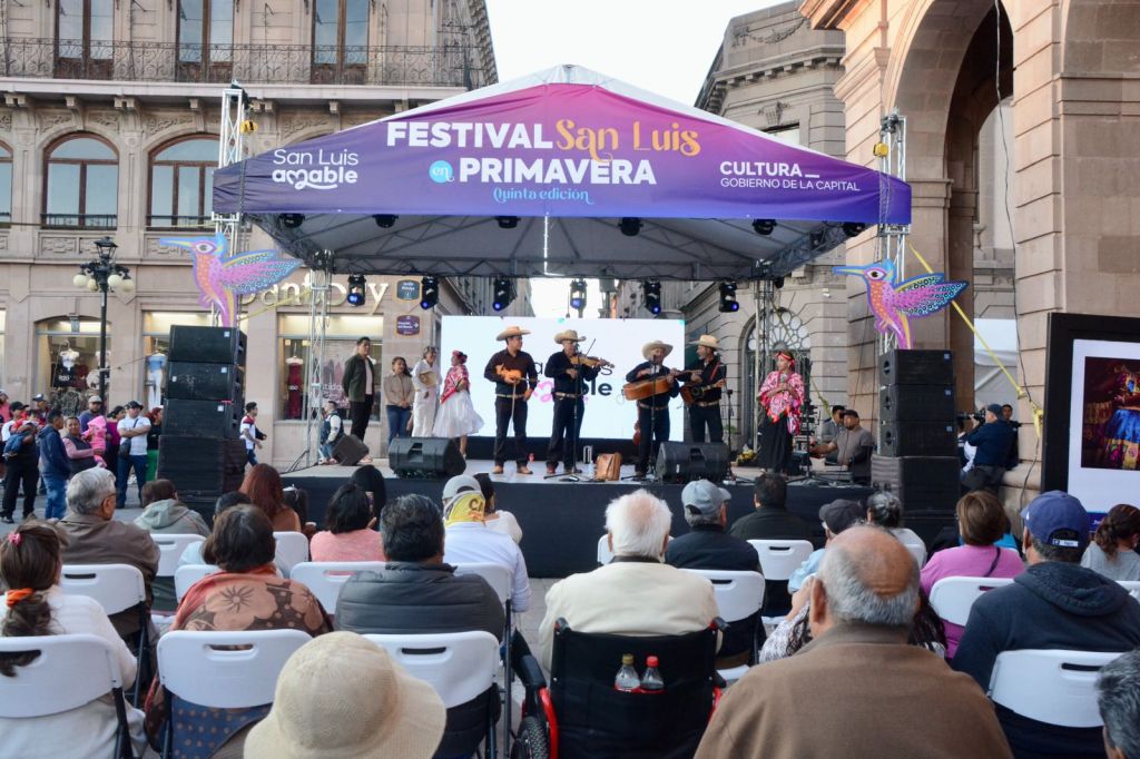 Huapango y tradición conquistan Plaza de Armas en Festival San Luis en&nbsp;Primavera