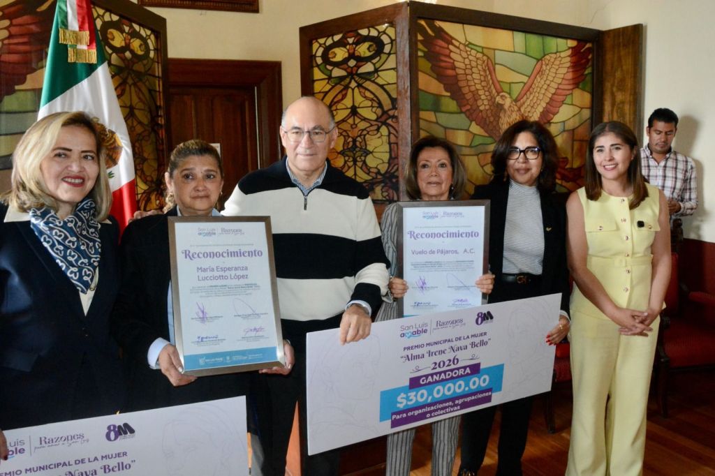 Entrega Cabildo reconocimiento municipal de la mujer a María Esperanza Lucciotto y “Vuelos de Pajaros”