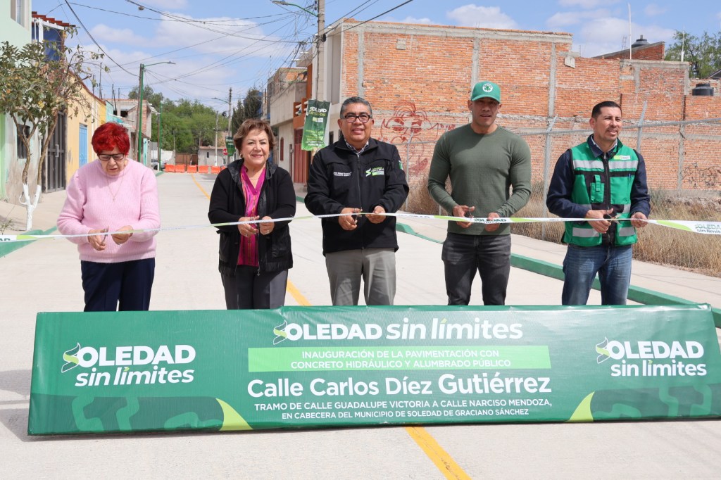 JUAN MANUEL NAVARRO INAUGURA PAVIMENTACIÓN DE CALLE Y ALUMBRADO EN CABECERA&nbsp;MUNICIPAL