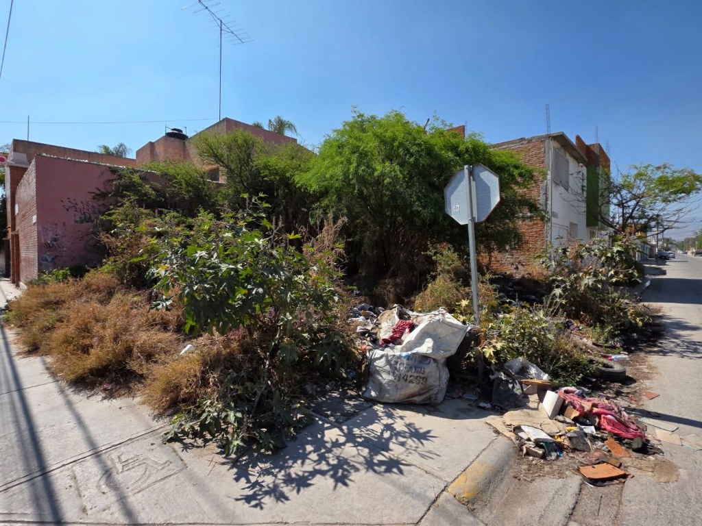 INTERVIENEN PUNTO DE RIESGO EN LA COLONIA LAS MERCEDES