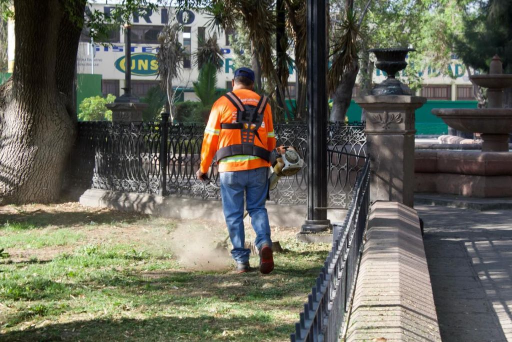 Ayuntamiento de SLP mejora el jardín del barrio de Tlaxcala