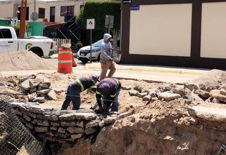 Intervienen vialidad en colonia Del Valle con demolición y reconstrucción&nbsp;integral