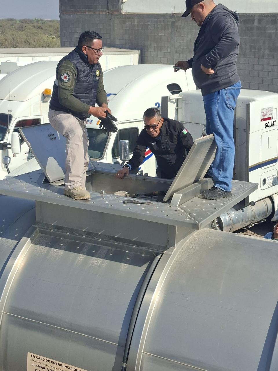 PROTECCIÓN CIVIL ESTATAL CLAUSURA DEPÓSITO ILEGAL DE&nbsp;HIDROCARBUROS