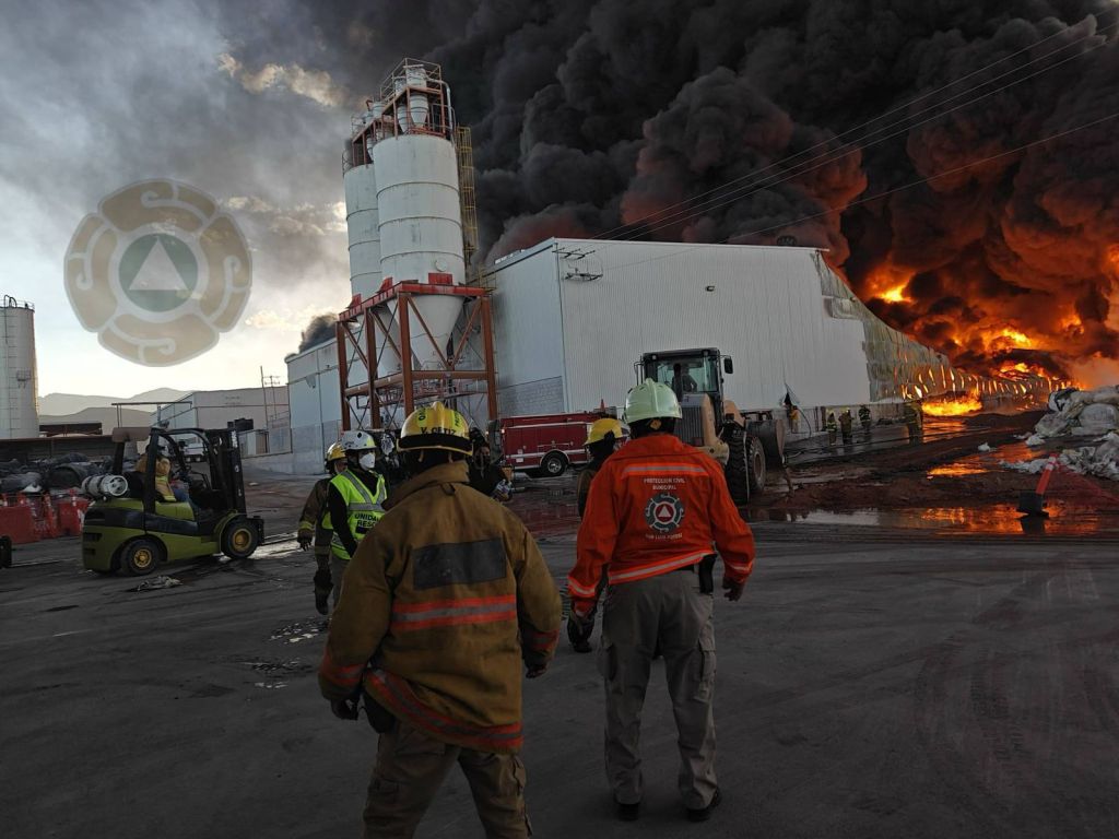 Coordinación municipal y cuerpos de emergencia logran controlar incendio en la Zona&nbsp;Industrial