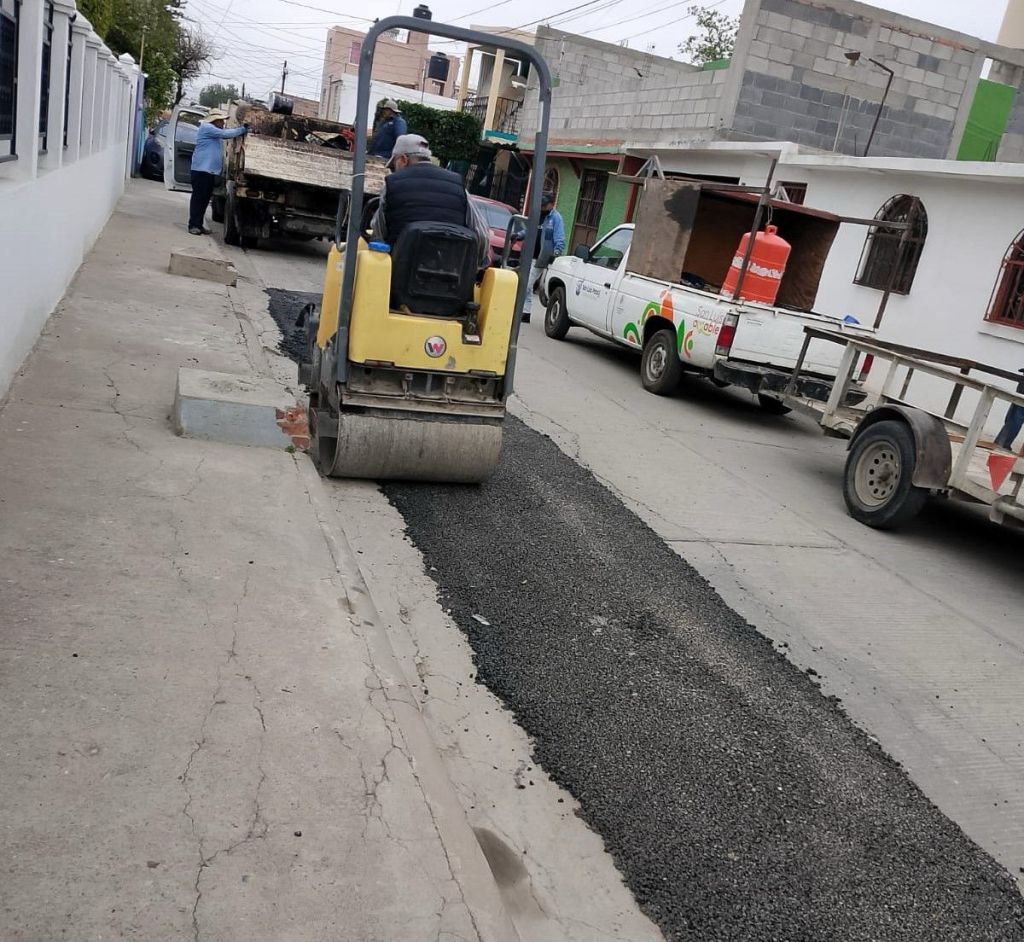 Gobierno de la Capital rehabilita calles en colonias La Rosa, Aviación y Tequisquiapan
