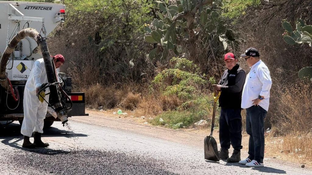 Firme modernización de vial del Gobierno Municipal de SLP en la zona rural de&nbsp;Bocas