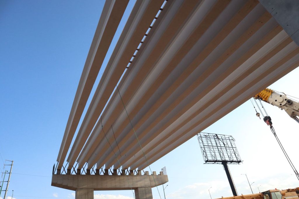 CIERRES VIALES POR MONTAJE DE TRABES EN PUENTE BULEVAR VALLE DE LOS&nbsp;FANTASMAS