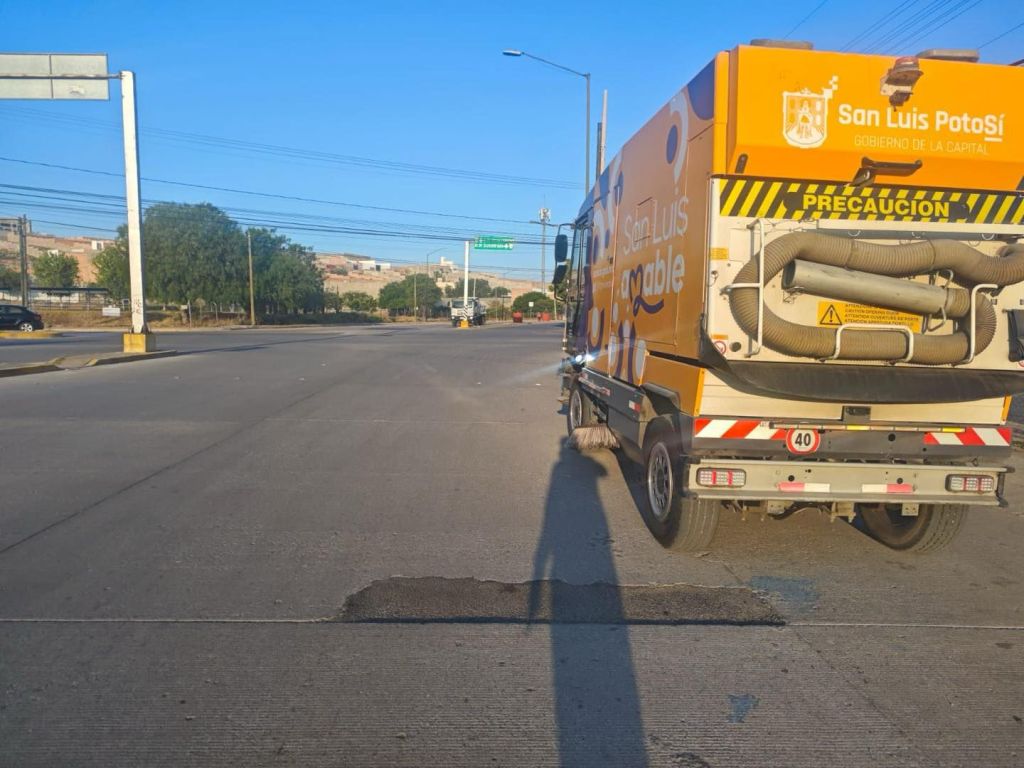 Amplían jornadas de limpieza en vialidades de San Luis Capital