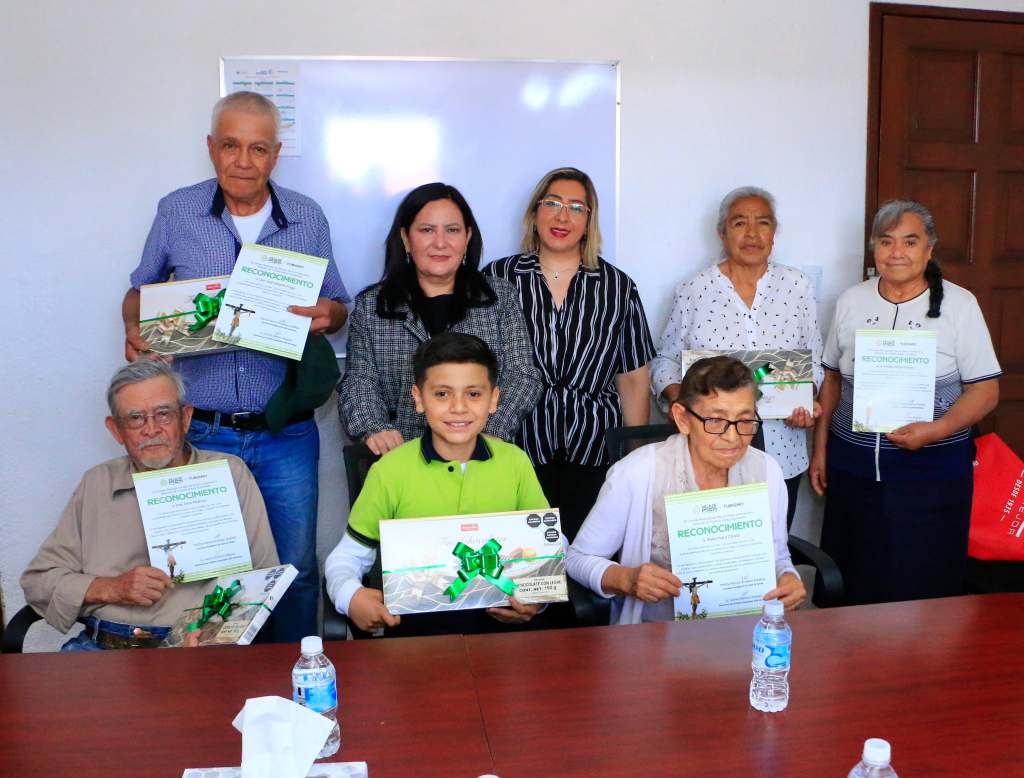 VILLA DE POZOS RECONOCEN A FAMILIAS POR PRESERVAR LA FE Y LA&nbsp;TRADICIÓN