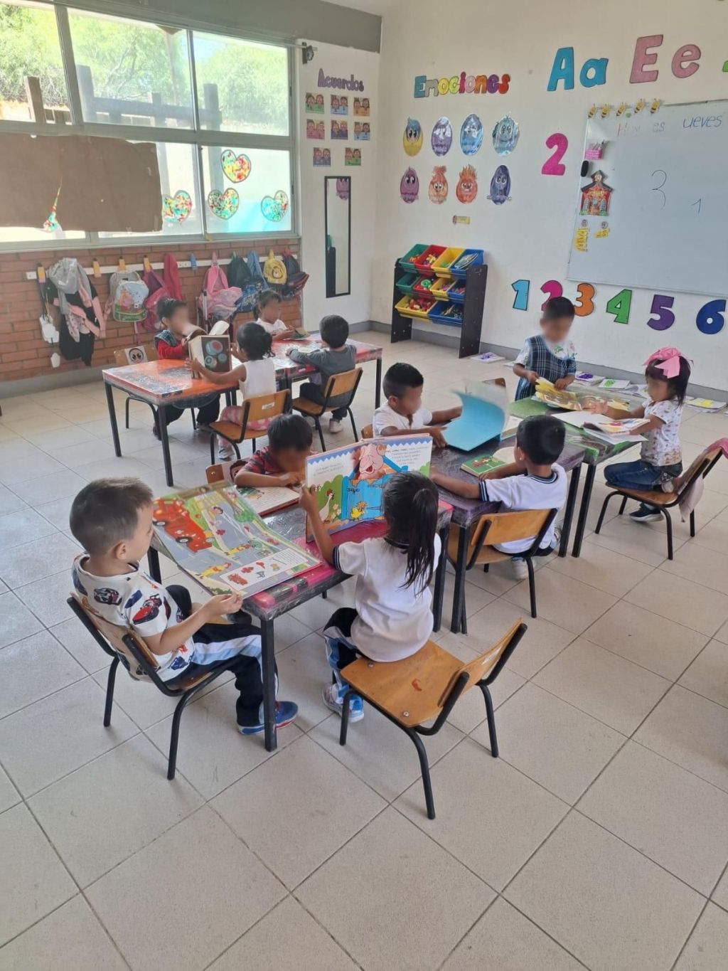 Maestras y maestros del Sistema Educativo Municipal participan en conversatorio sobre prevención y seguridad&nbsp;escolar