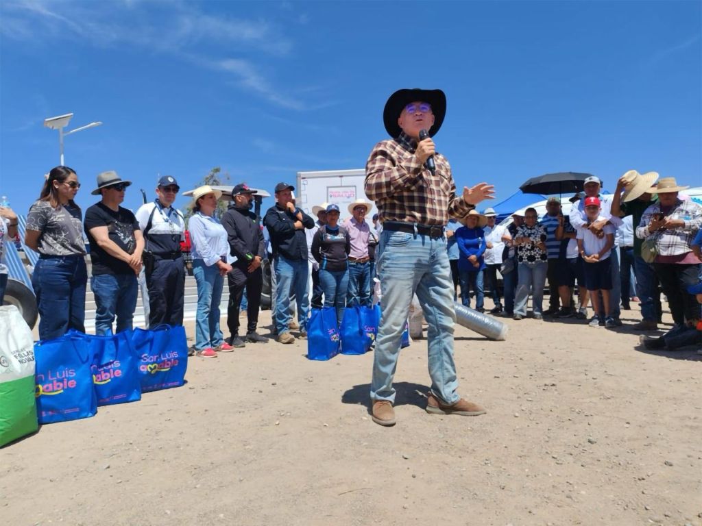 Galindo lleva beneficios al campo en Bocas y ayuda social a sus&nbsp;habitantes