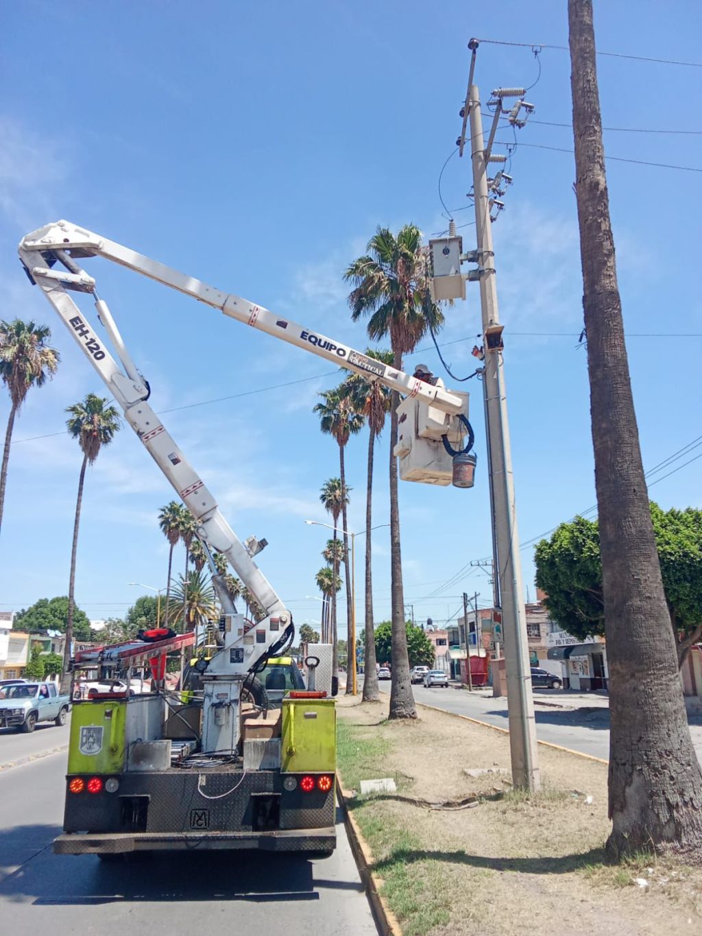 Restablecen servicio de alumbrado tras fallas eléctricas en el Centro y avenida 20 de&nbsp;Noviembre
