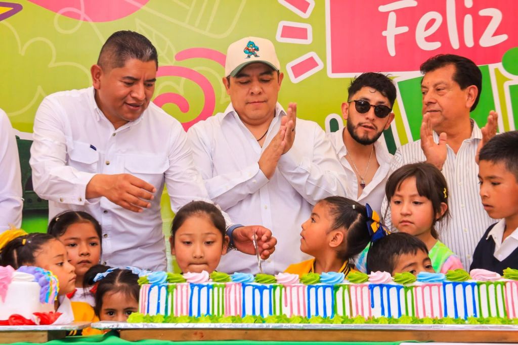 ISMAEL HERNÁNDEZ Y EL GOBERNADOR RICARDO GALLARDO FESTEJAN A LA NIÑEZ EN VILLA DE&nbsp;REYES