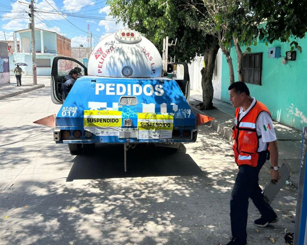 Protección Civil Municipal suspende unidad de empresa gasera por carga irregular de&nbsp;gas