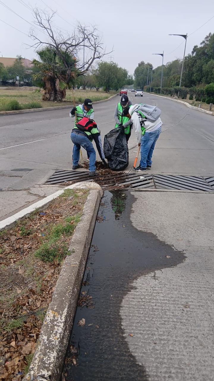 GOBIERNO ESTATAL DA MANTENIMIENTO PERMANENTE AL RÍO&nbsp;SANTIAGO