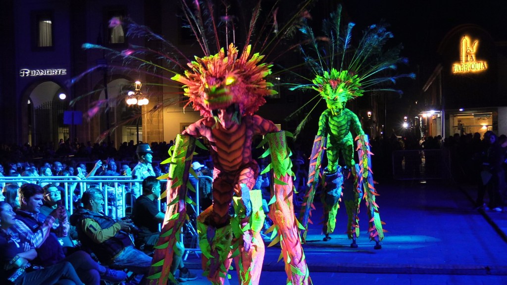 Humanicorp cautiva a potosinos con espectáculo de altura en la Plaza de los&nbsp;Fundadores