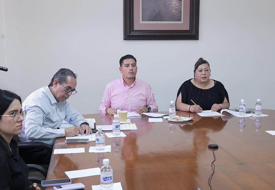 SE APROBÓ LA REALIZACIÓN DEL PARLAMENTO DE LAS PERSONAS ADULTAS MAYORES, CUYA PRIMERA EDICIÓN SE LLEVARÁ A CABO EN EL MES DE AGOSTO DEL AÑO 2027: DIP. LUIS FELIPE CASTRO&nbsp;BARRÓN
