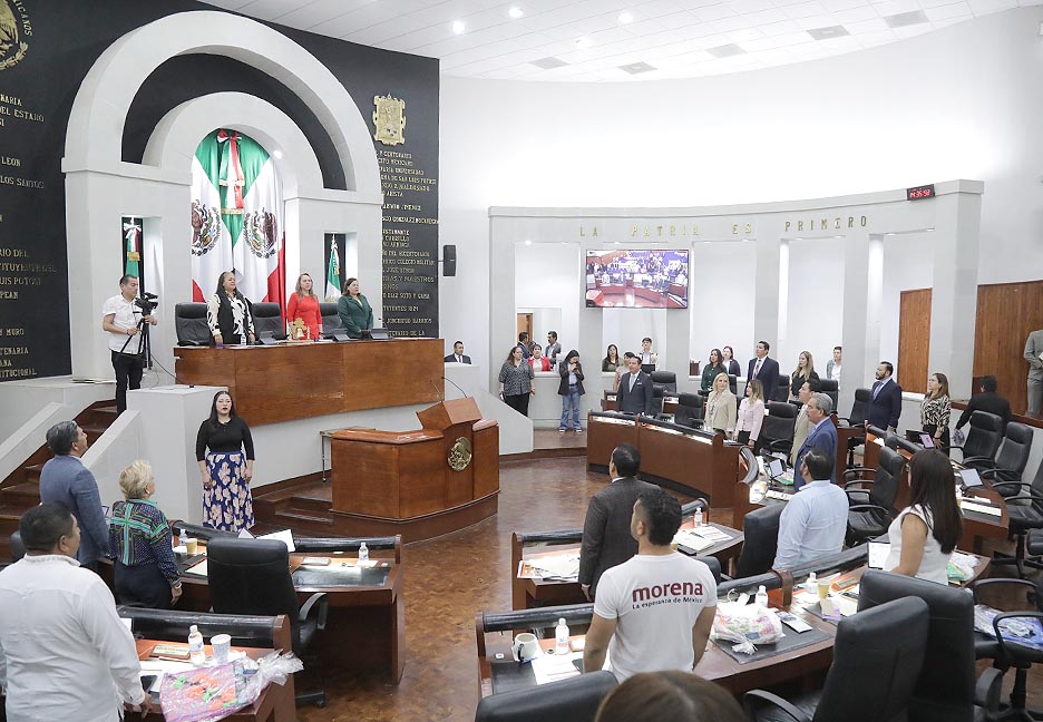 FUERON APROBADAS REFORMAS A LA LEY DE EDUCACIÓN Y LA LEY DE LAS PERSONAS ADULTAS MAYORES PARA PROMOVER LA EDUCACIÓN DIGITAL EN LAS PERSONAS&nbsp;MAYORES