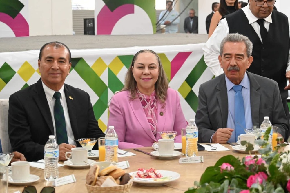 CONGRESO DEL ESTADO REFRENDA EL COMPROMISO PARA TRABAJAR A FAVOR DE LAS MAESTRAS Y LOS MAESTROS&nbsp;POTOSINOS