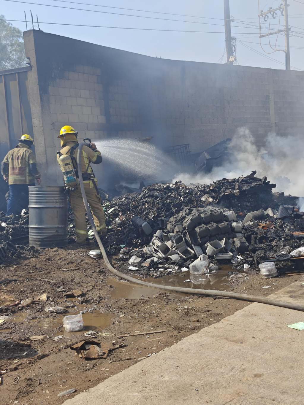 GOBIERNO ESTATAL CONTROLA INCENDIO EN ZONA&nbsp;INDUSTRIAL