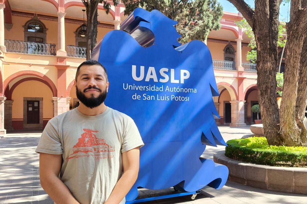 Egresado de la UASLP obtiene reconocimiento internacional por mural con efectos&nbsp;cinéticos