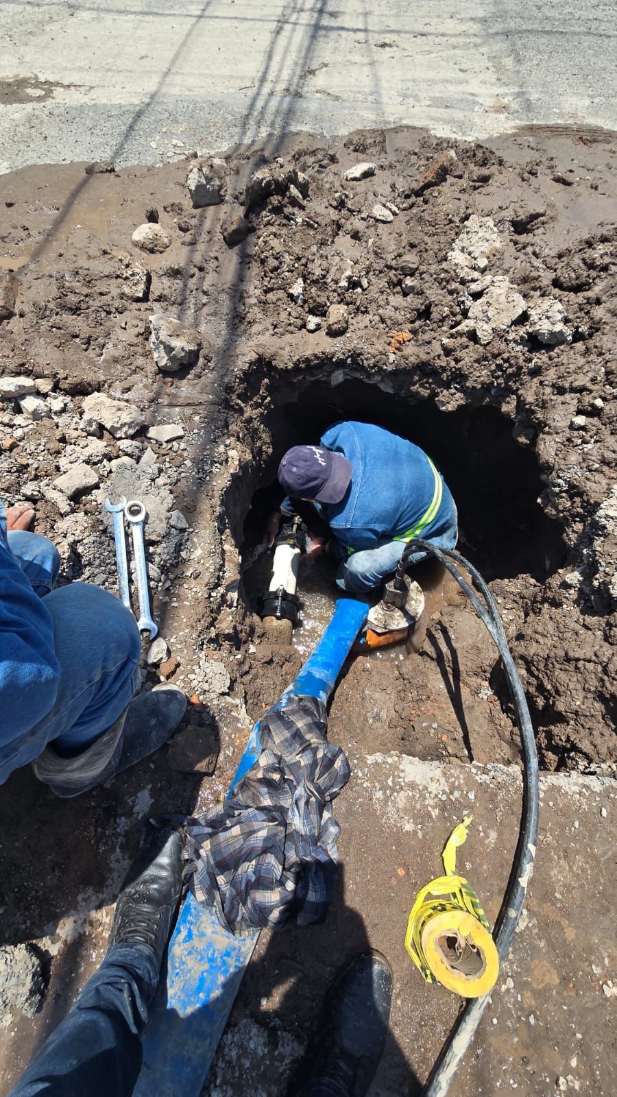 Con reparación de fuga, INTERAPAS mejora el servicio en San&nbsp;Leonel