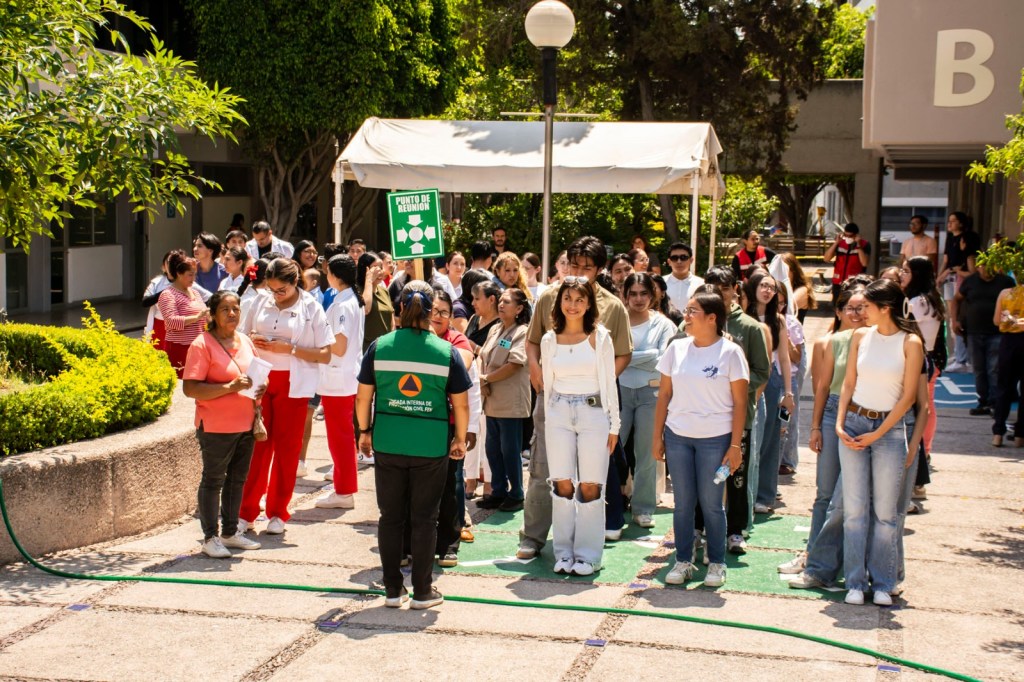 Participan más de 3 mil universitarios de la UASLP en el Primer Simulacro Nacional&nbsp;2026