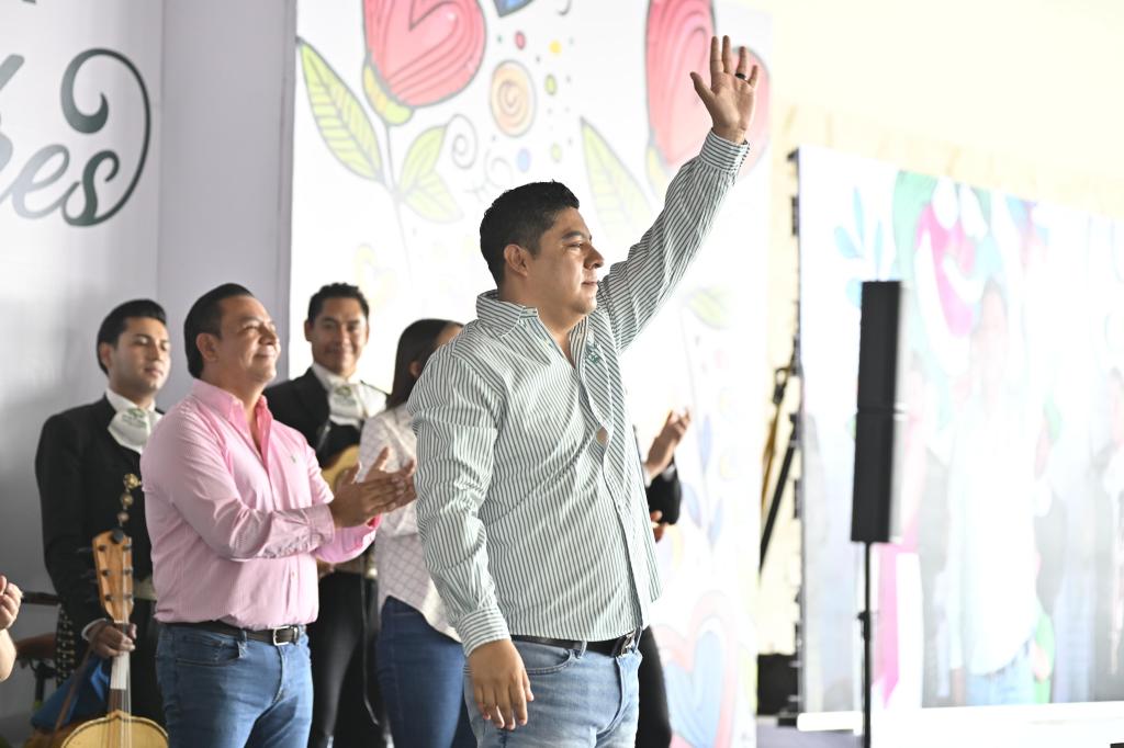 RICARDO GALLARDO GARANTIZA APOYO ALIMENTARIO A MUJERES DE MEXQUITIC DE&nbsp;CARMONA