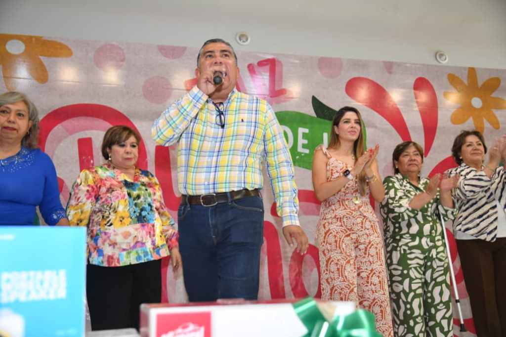 CON ALEGRÍA Y CERCANÍA, JUAN MANUEL NAVARRO SE SUMA A LA CELEBRACIÓN DE LAS MAMAS SOLEDENSES 