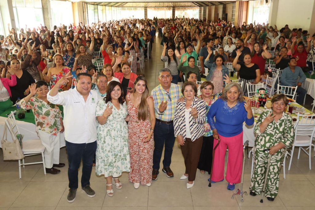 RUTH GONZÁLEZ CELEBRA EL DÍA DE LAS MADRES CON MUJERES&nbsp;SOLEDENSES