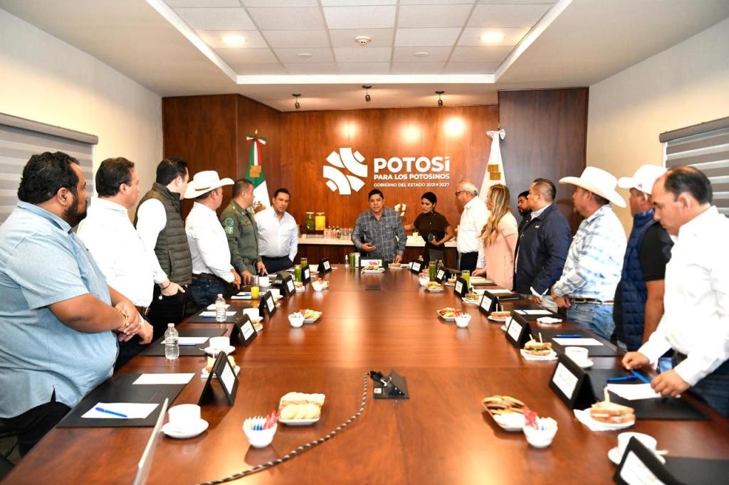 RICARDO GALLARDO ACUERDA AUMENTO DE POLICÍAS MUNICIPALES CON ALCALDES DEL&nbsp;ALTIPLANO