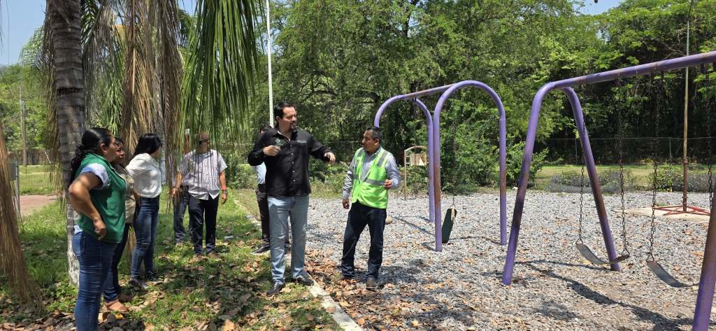 ESTADO RENUEVA UNIDAD DEPORTIVA DE TAMAZUNCHALE CON ENCHULANDO TU&nbsp;COMUNIDAD