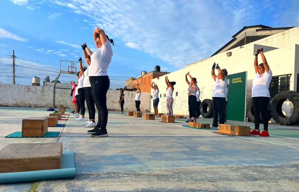 MAMÁS DISFRUTARON DE JORNADA DE ACTIVACIÓN FISICA EN VILLA DE&nbsp;POZOS