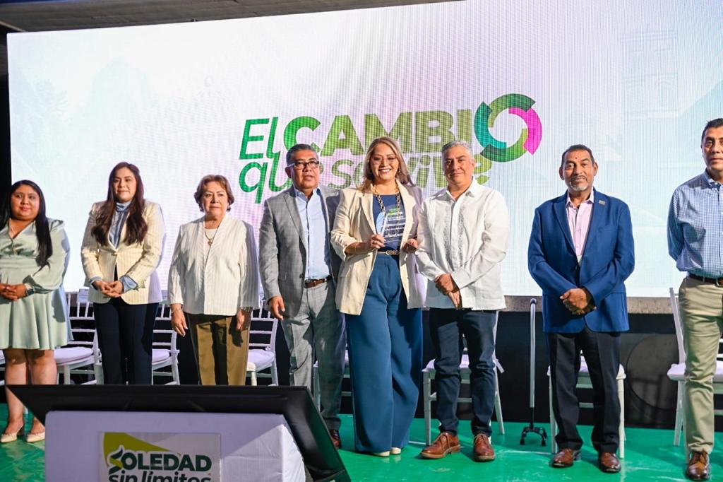 JUAN MANUEL NAVARRO RECONOCE AL MAGISTERIO POR SU DESTACADA LABOR EN LA FORMACIÓN&nbsp;ESTUDIANTIL