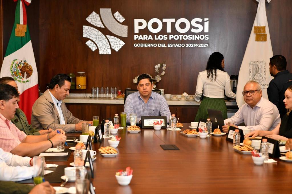 RICARDO GALLARDO ACUERDA REFORZAR A POLICÍAS MUNICIPALES CON ALCALDES DE LA ZONA&nbsp;MEDIA