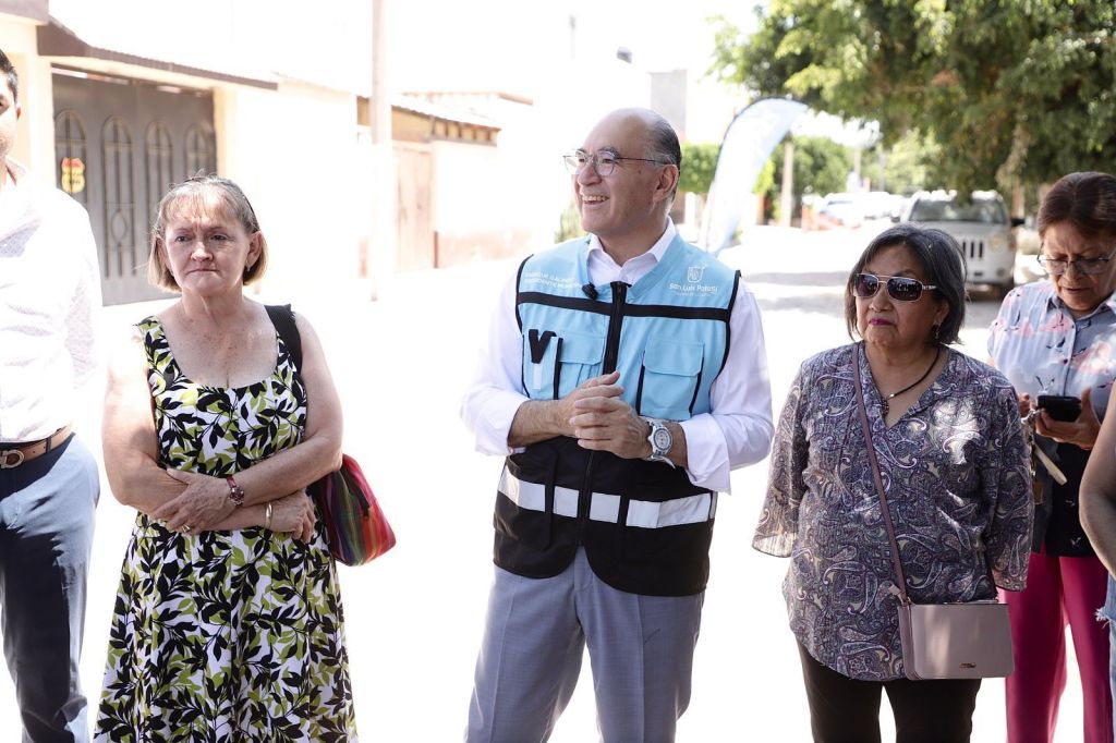El alcalde Enrique Galindo entregó rehabilitación del drenaje sanitario en la colonia&nbsp;burócrata