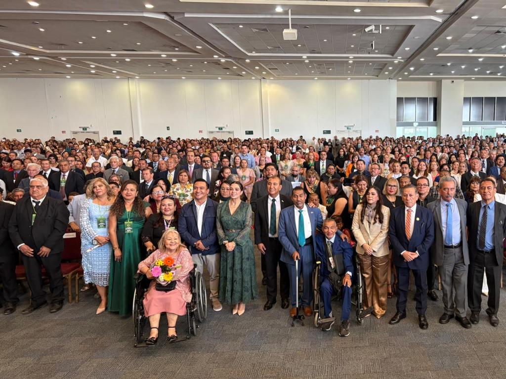 GOBIERNO ESTATAL RECONOCE TRAYECTORIA Y COMPROMISO DEL MAGISTERIO&nbsp;POTOSINO