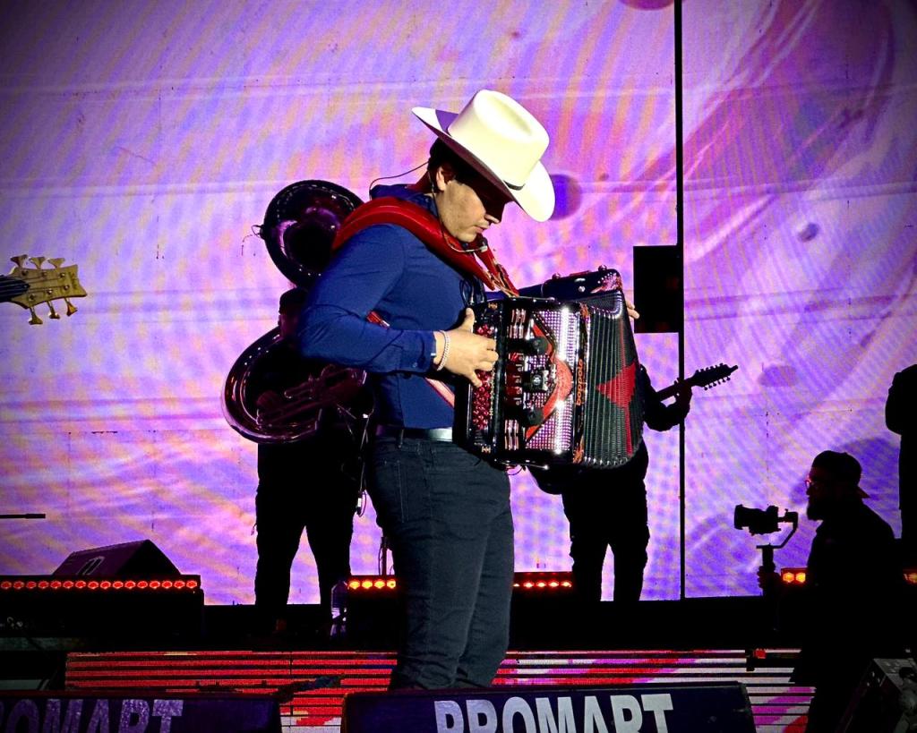 MARCA REGISTRADA PONE A CANTAR A LA ARENA&nbsp;POTOSÍ
