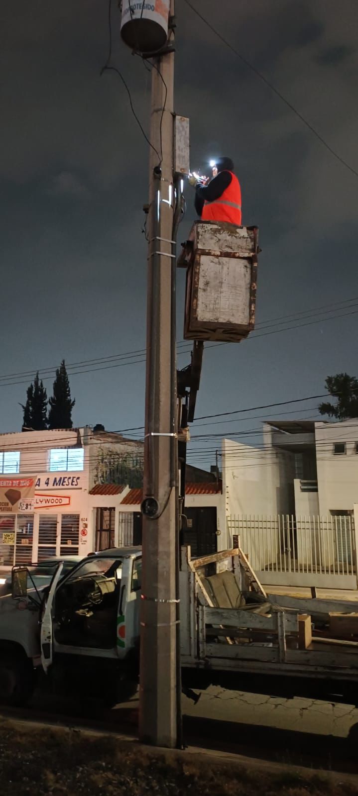 Ayuntamiento de SLP restablece alumbrado en Salvador Nava y Mariano&nbsp;Jiménez