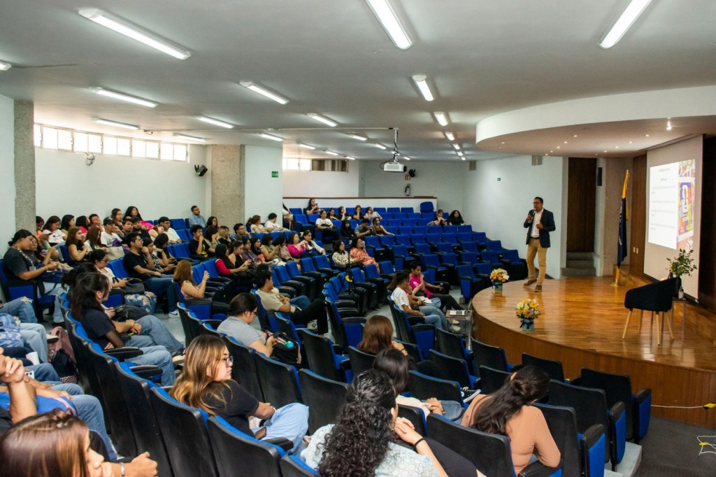Marketing deportivo, IA y branding personal, ejes del Día del Mercadólogo en la FCA-UASLP