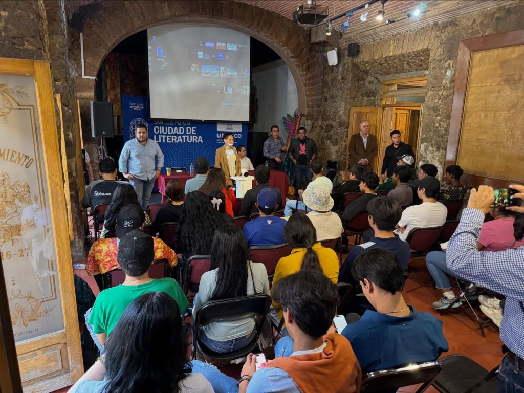 Gobierno de la Capital impulsa espacios seguros para las juventudes, a través del arte y la prevención digital